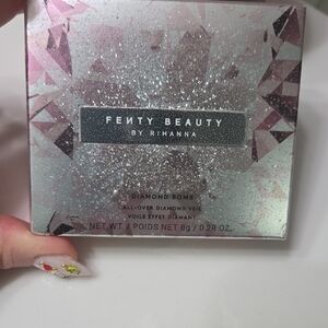 Fenty Beauty Diamond Bomb Highlighter - Sparkling Silver HOW MANY CARATS ?!